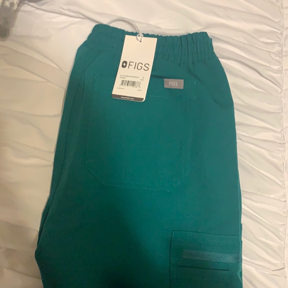 figs hunter green skinny scrub pants